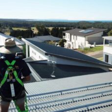 YXNzZXRzL2tub3dsZWRnZV9iYXNlL1Jvb2Z0b3AtU29sYXItSW5zdGFsbGVyLmpwZWc=